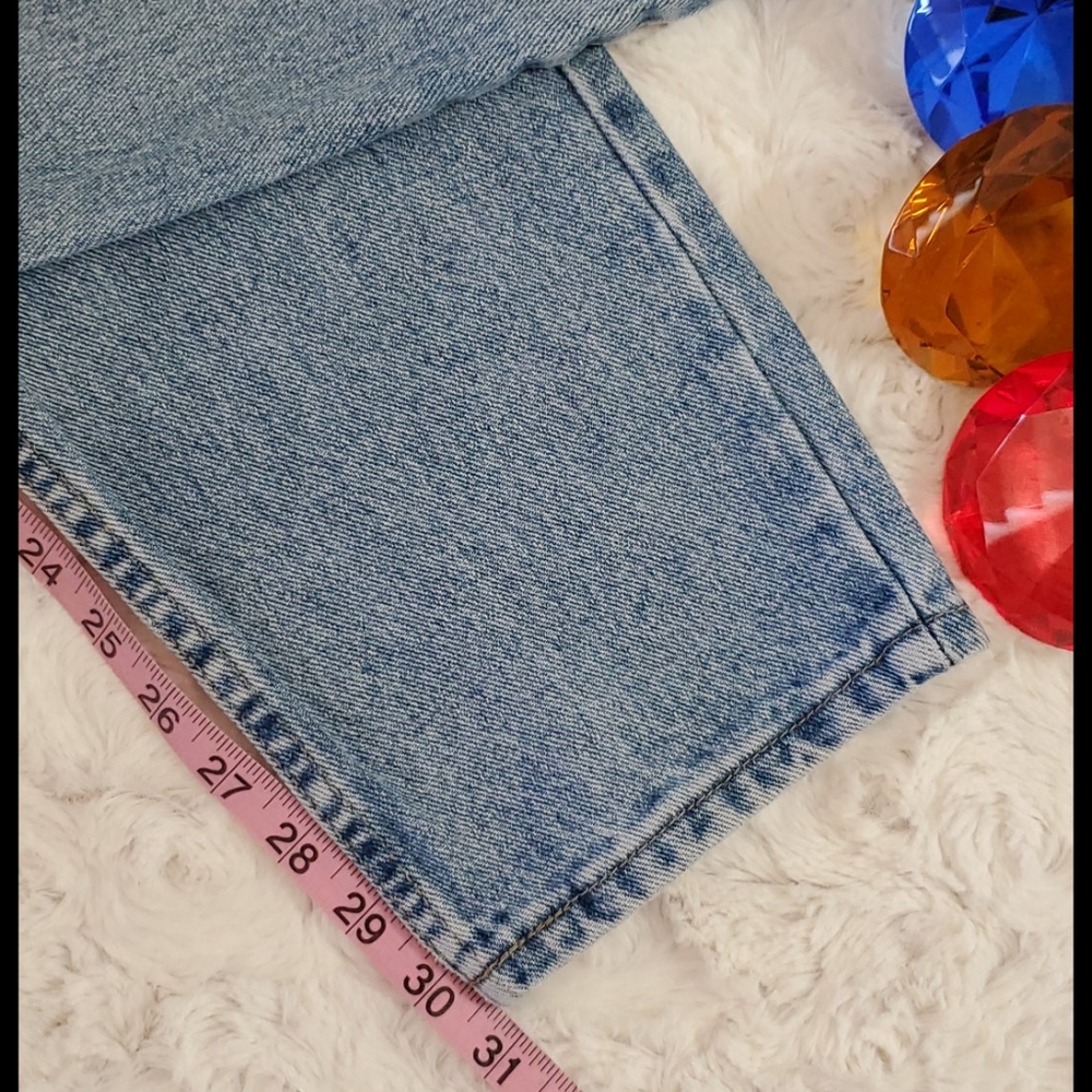 CHIC vintage High rise Mom jeans light wash sz. 8 avg. - Picture 6 of 8